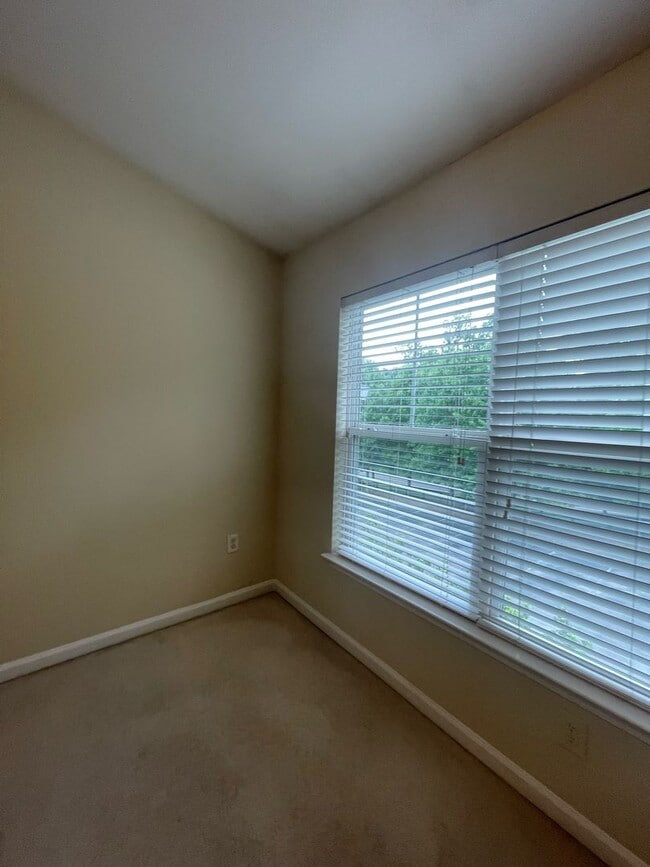 Building Photo - 05-203 Doddi