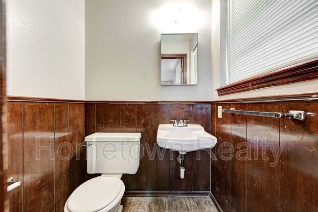 Building Photo - 5216 Creekwood Terrace