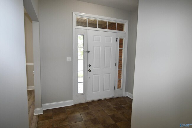 Building Photo - 486 SW Sussex Dr