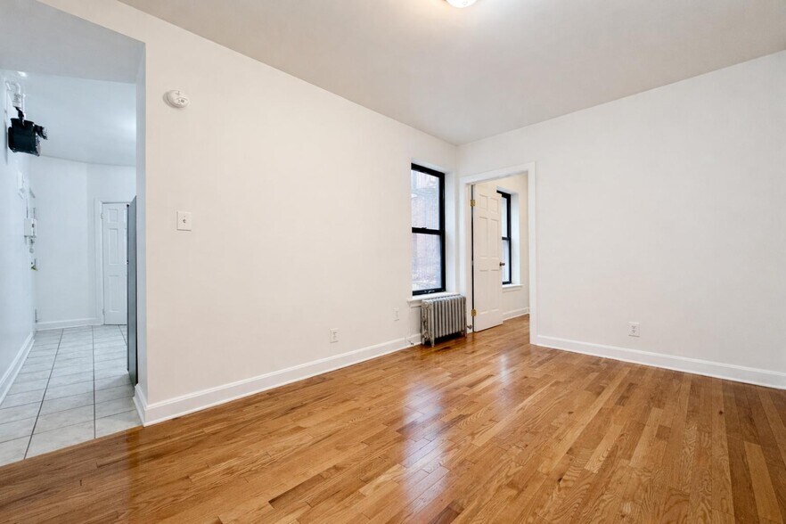 Building Photo - 401 E 68th St