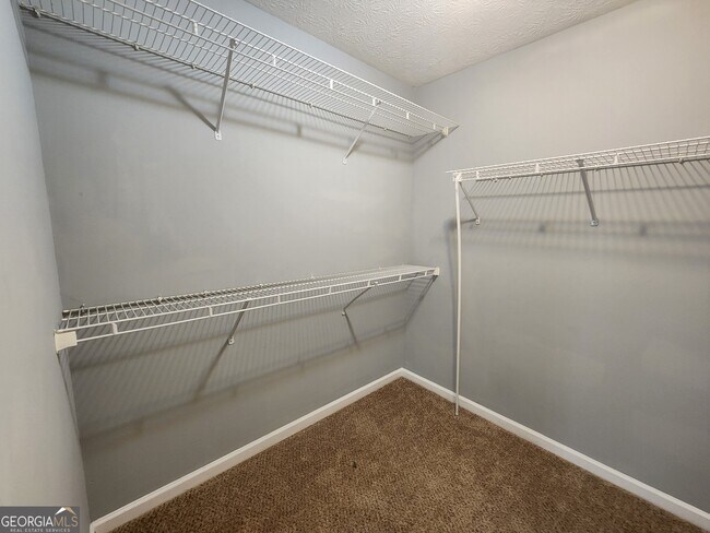 Building Photo - 7168 Village Loop