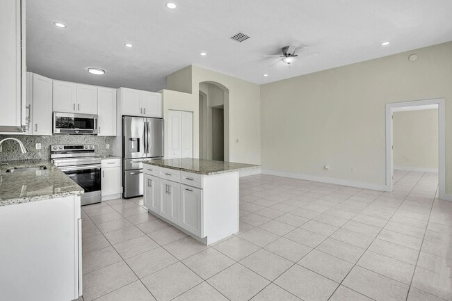 Building Photo - 1688 NW 144th Way