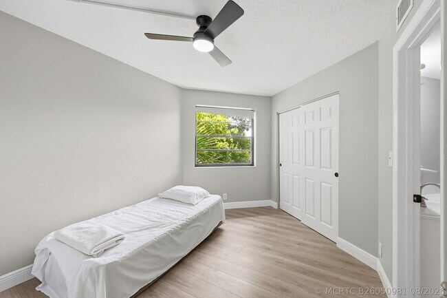 Building Photo - 10401 W Broward Blvd