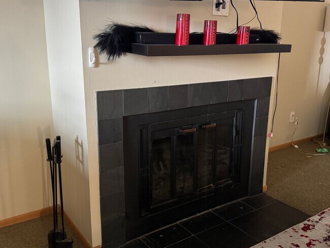 Building Photo - AVAILABLE June 1st! Spacious and Updated 2 Bedroom, 1.5 Bathroom Townhome