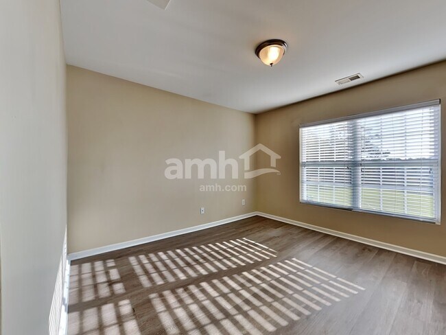 Building Photo - 241 Emerald Isle Dr