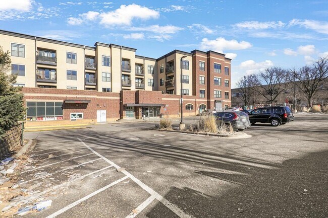 Building Photo - 15 E Franklin Ave