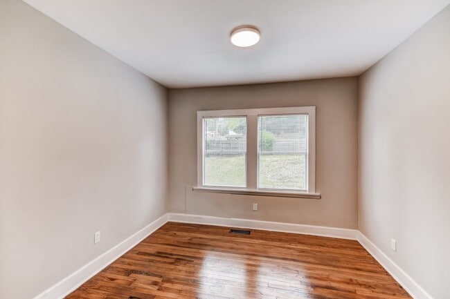 Building Photo - 4808 Court I