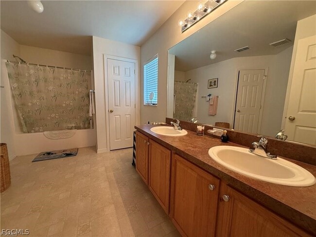 Building Photo - 235 David Ave