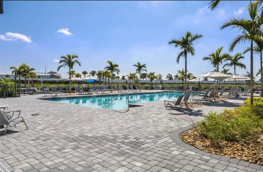 Building Photo - 15246 Serene Shores Loop