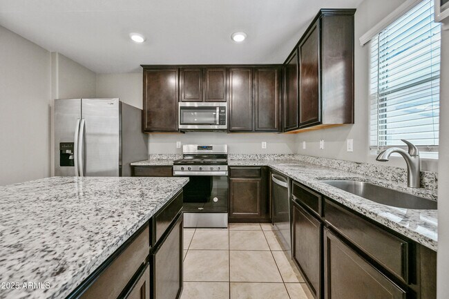 Building Photo - 8047 W Albeniz Pl