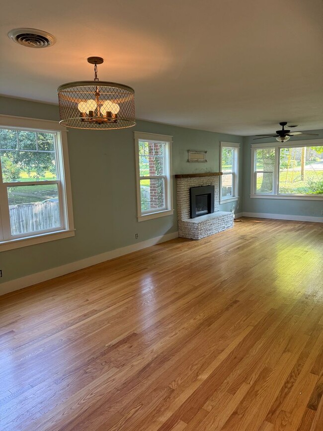 Building Photo - COMING SOON- Beautiful 3-Bedroom, 2-Bath H...