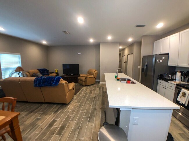 Interior Photo - Woodbury Row