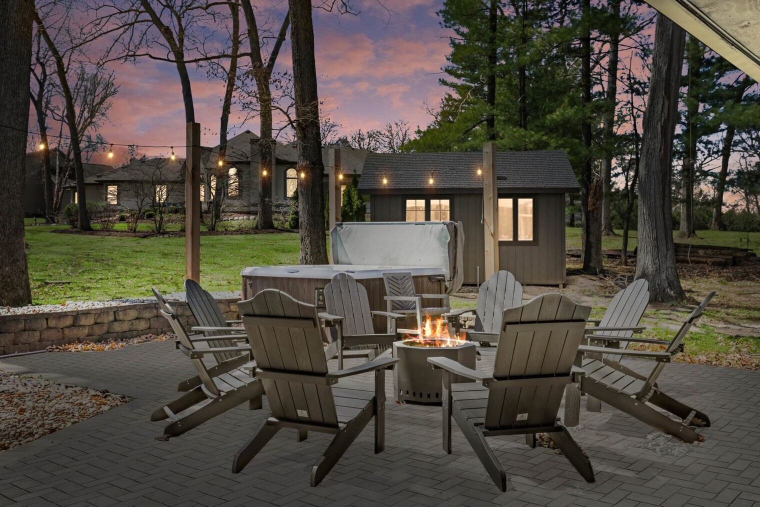 Building Photo - 5488 Fernwood Ln