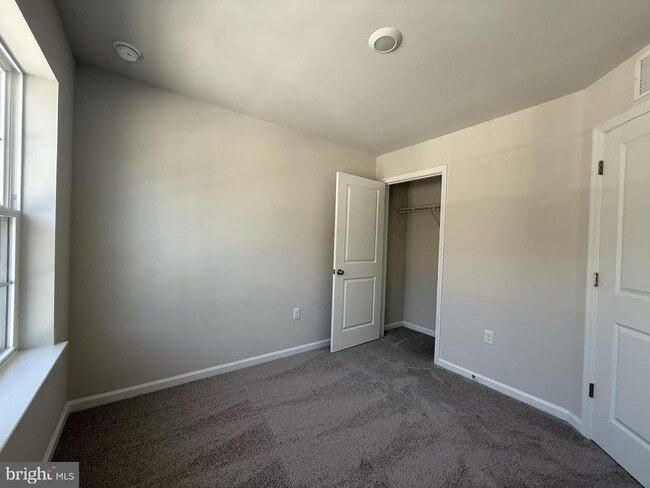 Building Photo - 25 Clementon Rd E