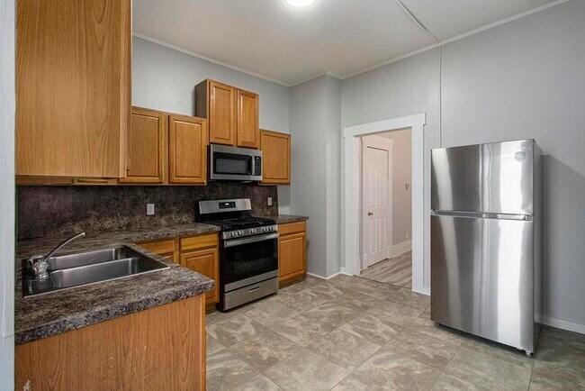 Building Photo - 536 S 30th St