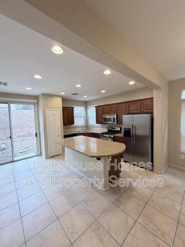 Building Photo - 9118 Wine Cellar Ave