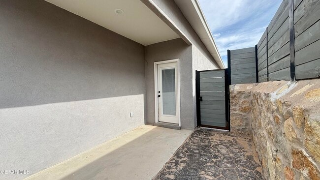 Building Photo - 14928 John McNeely Ave