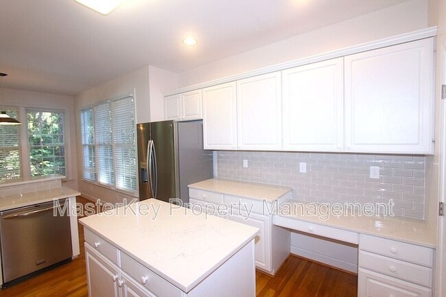 Building Photo - 4924 Olde Millcrest Ct