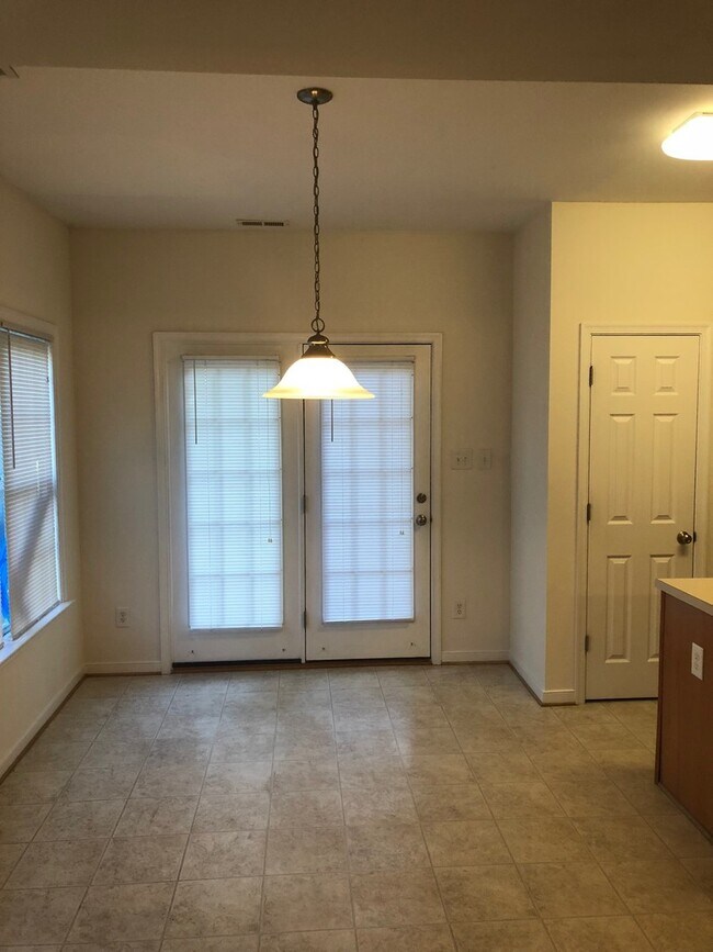Building Photo - 409 Wilmer Ave