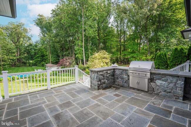 Building Photo - 5600 Brite Dr