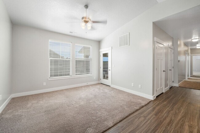 Building Photo - Modern 3-Bedroom Condo in Prime Riverton L...