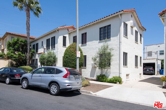 Building Photo - 1085 Cloverdale Ave