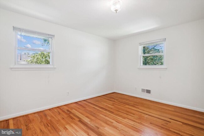 Building Photo - 6518 Wilmett Rd