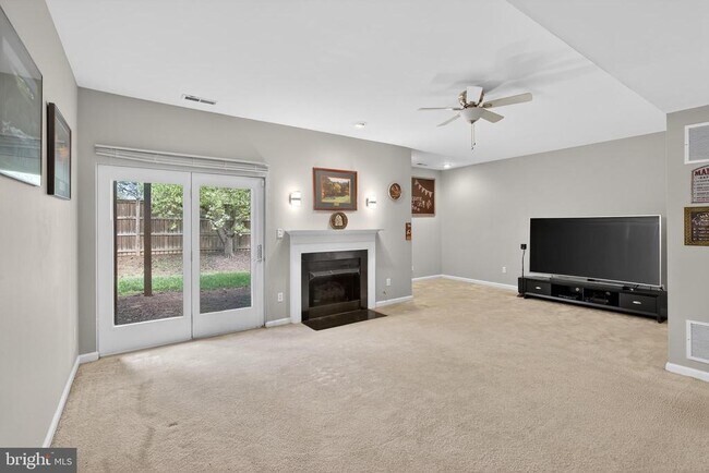 Building Photo - 43738 Clemens Terrace