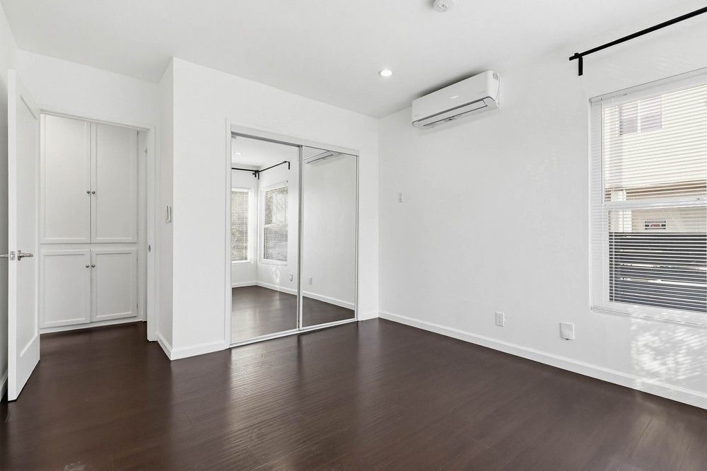 Building Photo - 6065 Pickford Pl