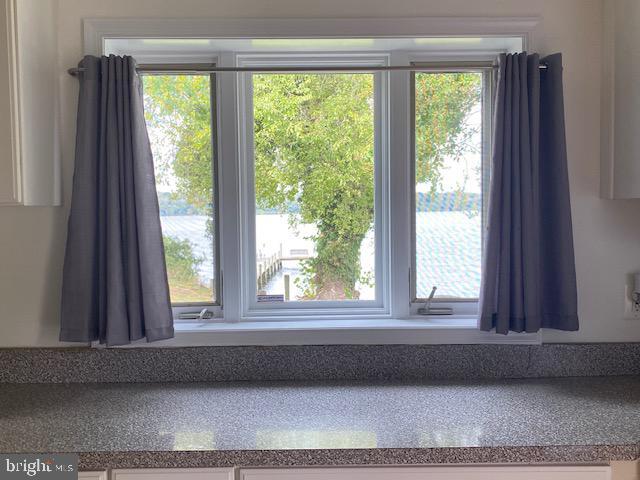 Building Photo - 1420 Riverside Dr