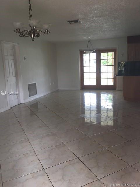 Building Photo - 5001 SW 96th Ave