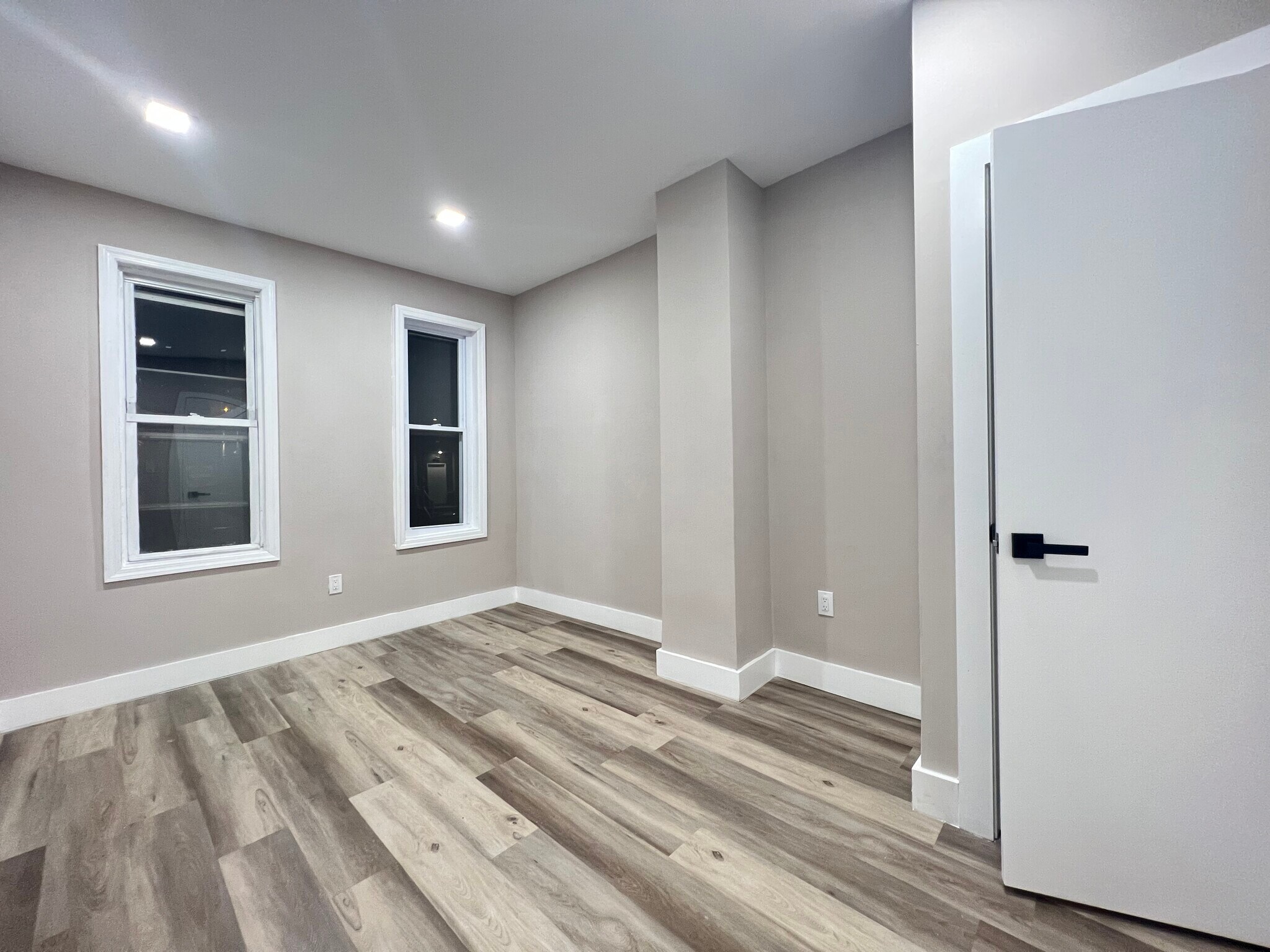 47 Logan Ave 1L - 44 Logan Ave