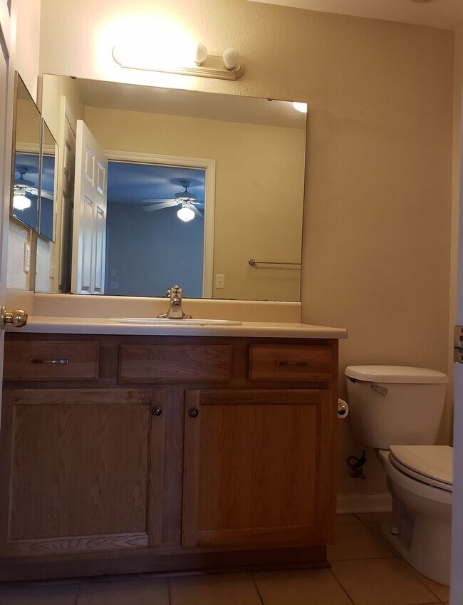 Building Photo - Large 3 bedroom town home with pool and gym for rent June 8, 2026 for $1650 per month