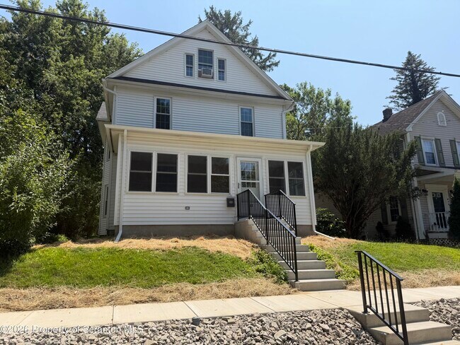 Building Photo - 413 Powell Ave