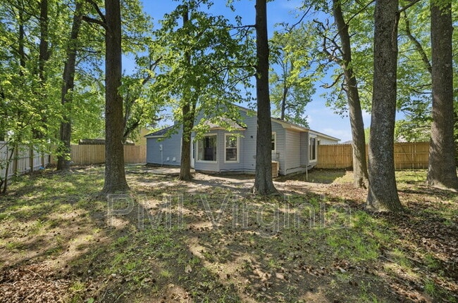 Building Photo - 901 Vincent Ct