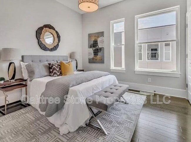 Building Photo - 456 Parkway Dr NE