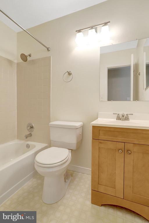 Building Photo - 7926 Pebble Brook Ct