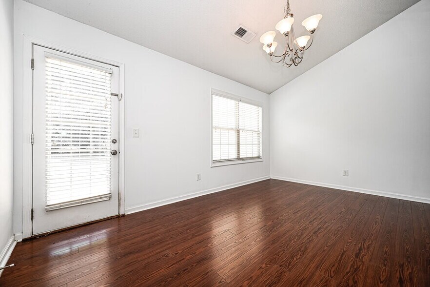 Building Photo - 3102 Delaware Loop