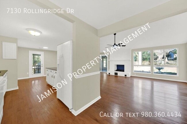 Building Photo - 7130 Rollingridge Dr