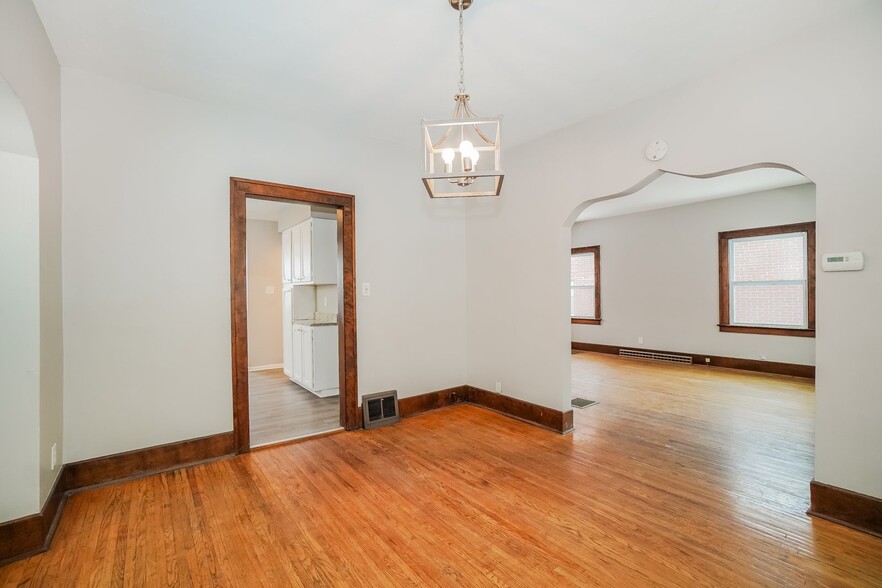 Building Photo - 2418 Georgetown Ave