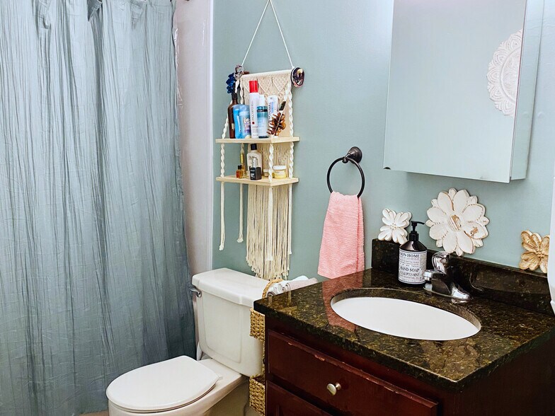 Building Photo - 120 Fisherville Rd