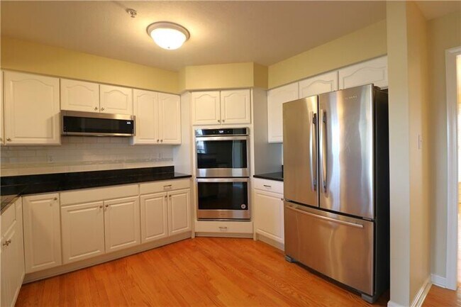 Building Photo - 2014 Trillium Ct