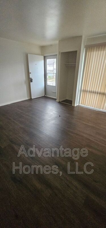 Building Photo - 819 N 70th St