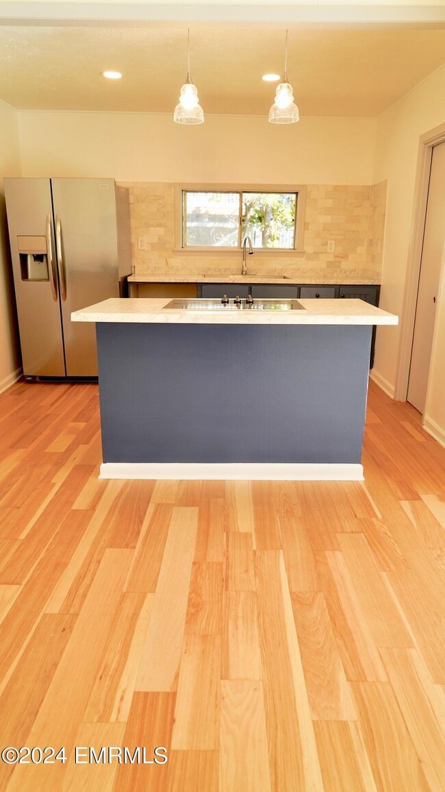 Building Photo - 3702 Rollins Dr