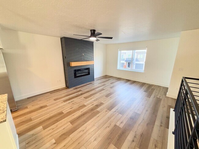 Building Photo - 638 E 360 S