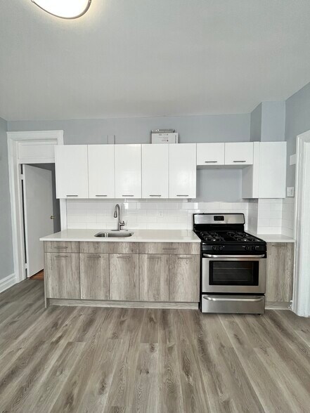 Building Photo - 289 Cator Ave