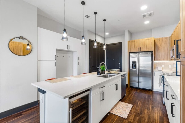 Building Photo - 9127 Research Blvd