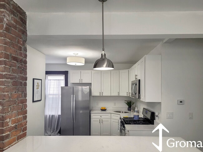 Building Photo - 19 Peverell St