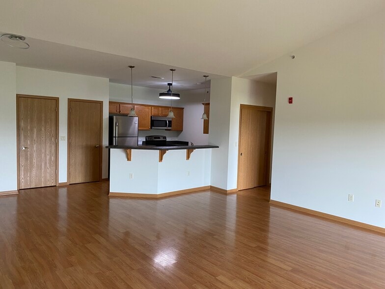 Living room - 230 Hilldale Dr