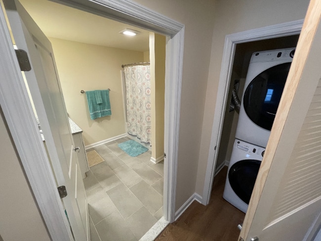 Building Photo - 540 Northend Dr